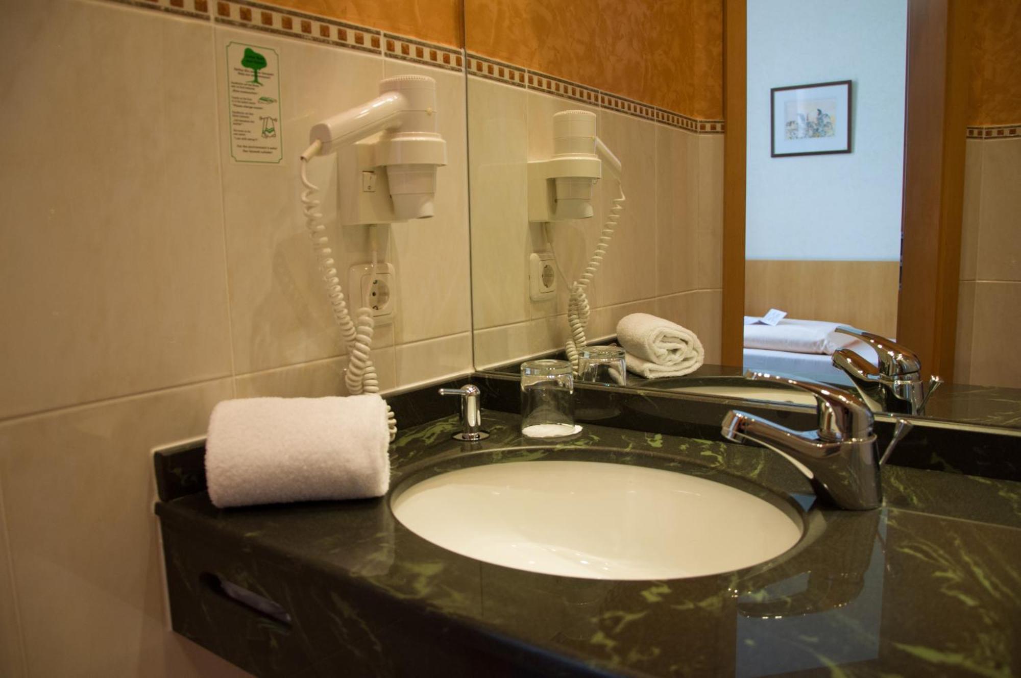 Domizil Alte Post Hotel Püttlingen Quarto foto