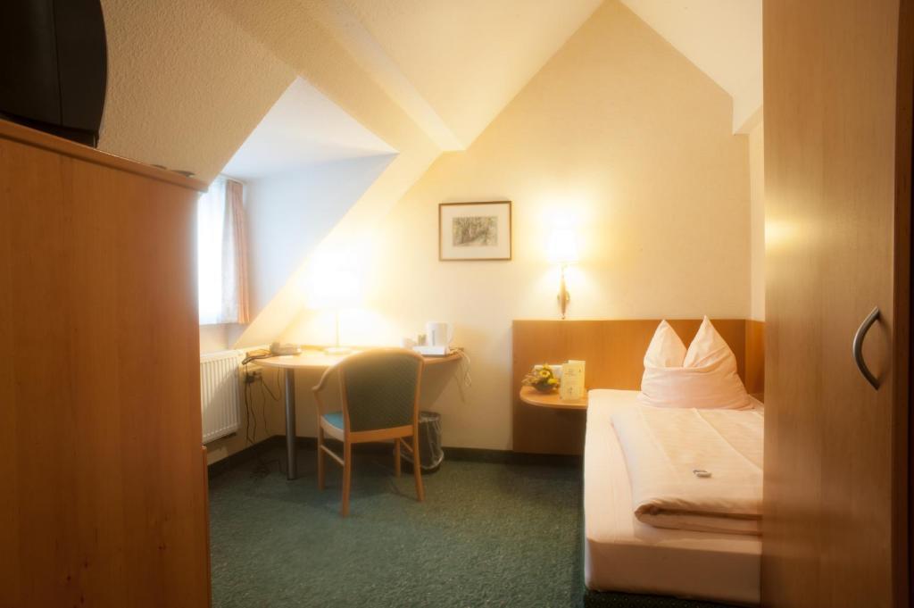 Domizil Alte Post Hotel Püttlingen Exterior foto