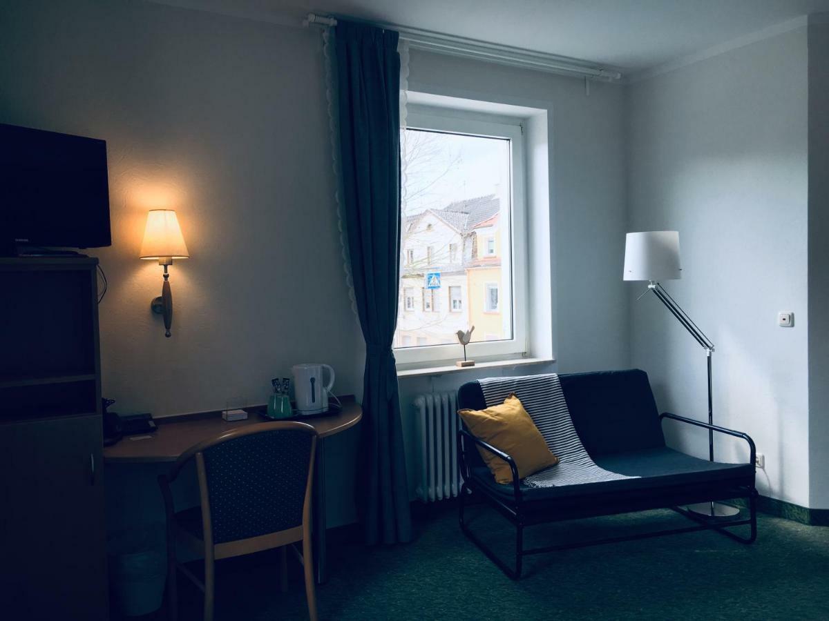 Domizil Alte Post Hotel Püttlingen Exterior foto